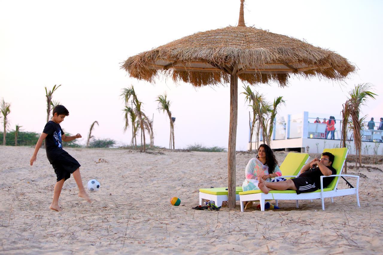 Serena Beach Resort Мандві Екстер'єр фото