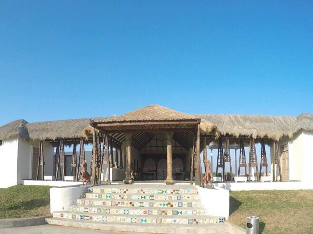 Serena Beach Resort Мандві Екстер'єр фото