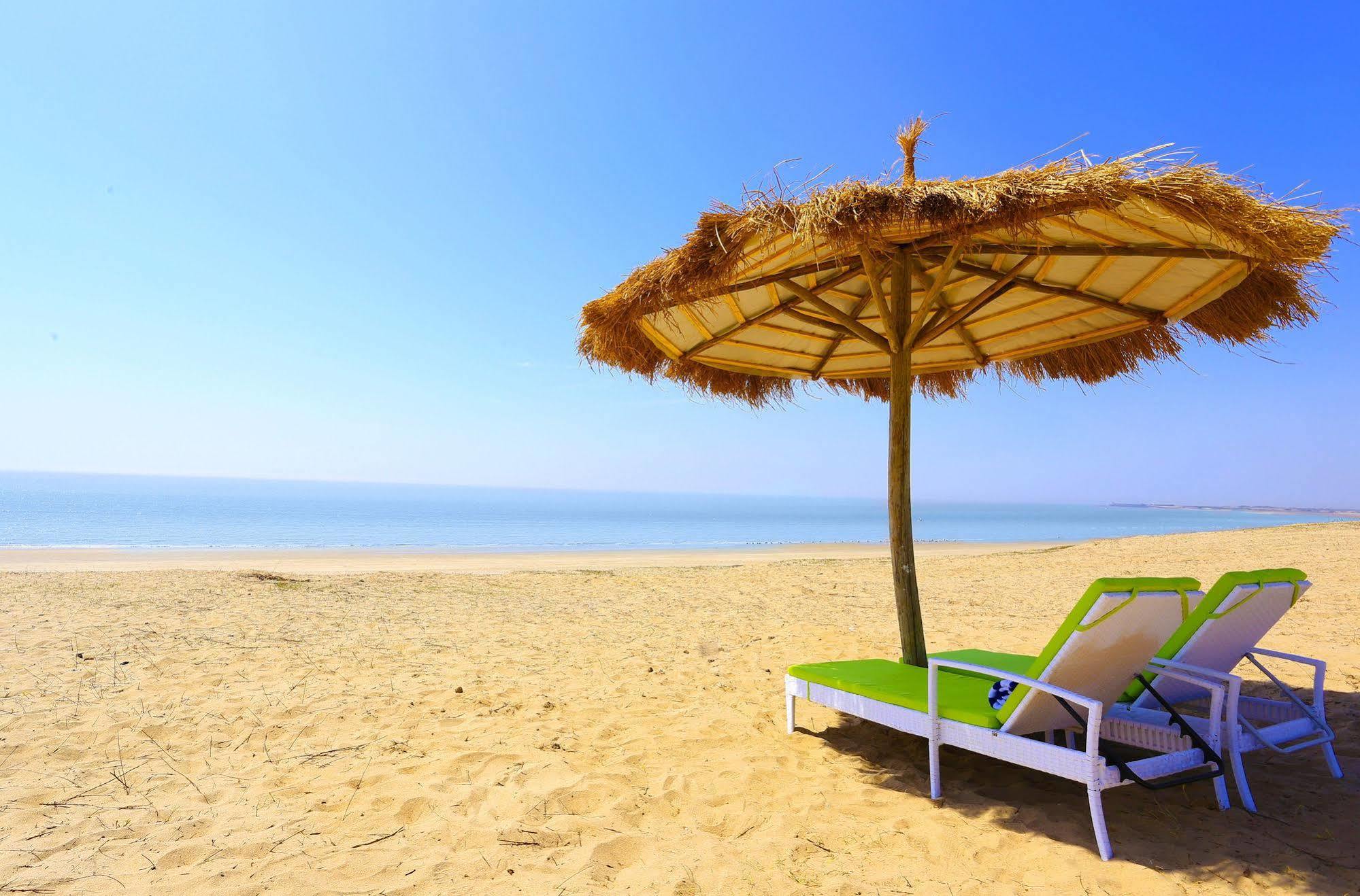 Serena Beach Resort Мандві Екстер'єр фото